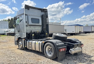 JAC K7 (МРМ 18т) ТЯГАЧ 4×2 АКПП